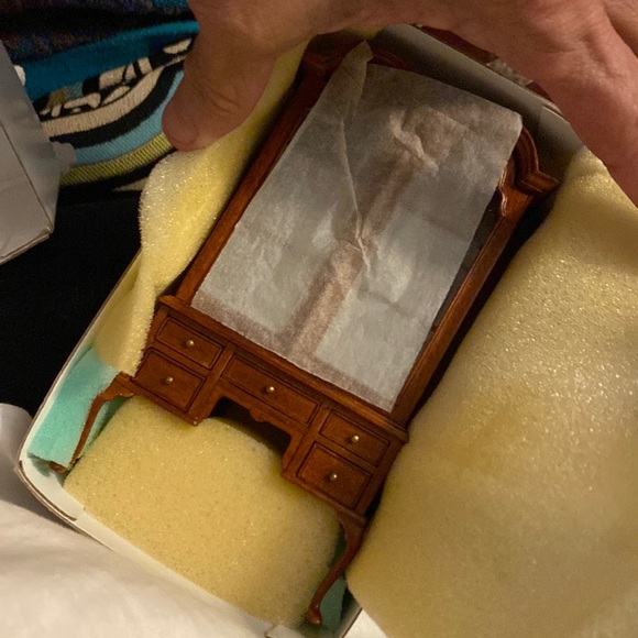 Bespaq dollhouse china cabinet - Picture 3 of 5